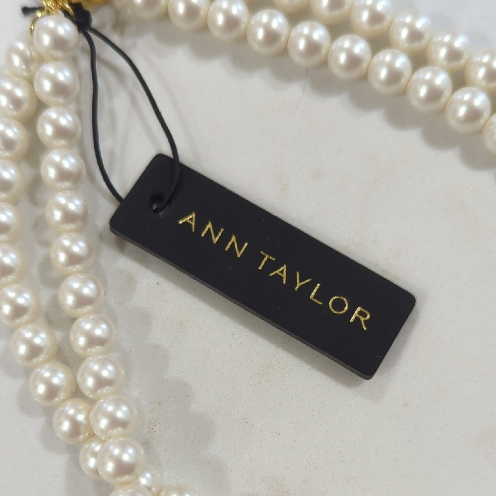 Ann Taylor Double Strand Pearl Necklace with Gold Clasp and Pearl and Gold - Picture 7 of 7